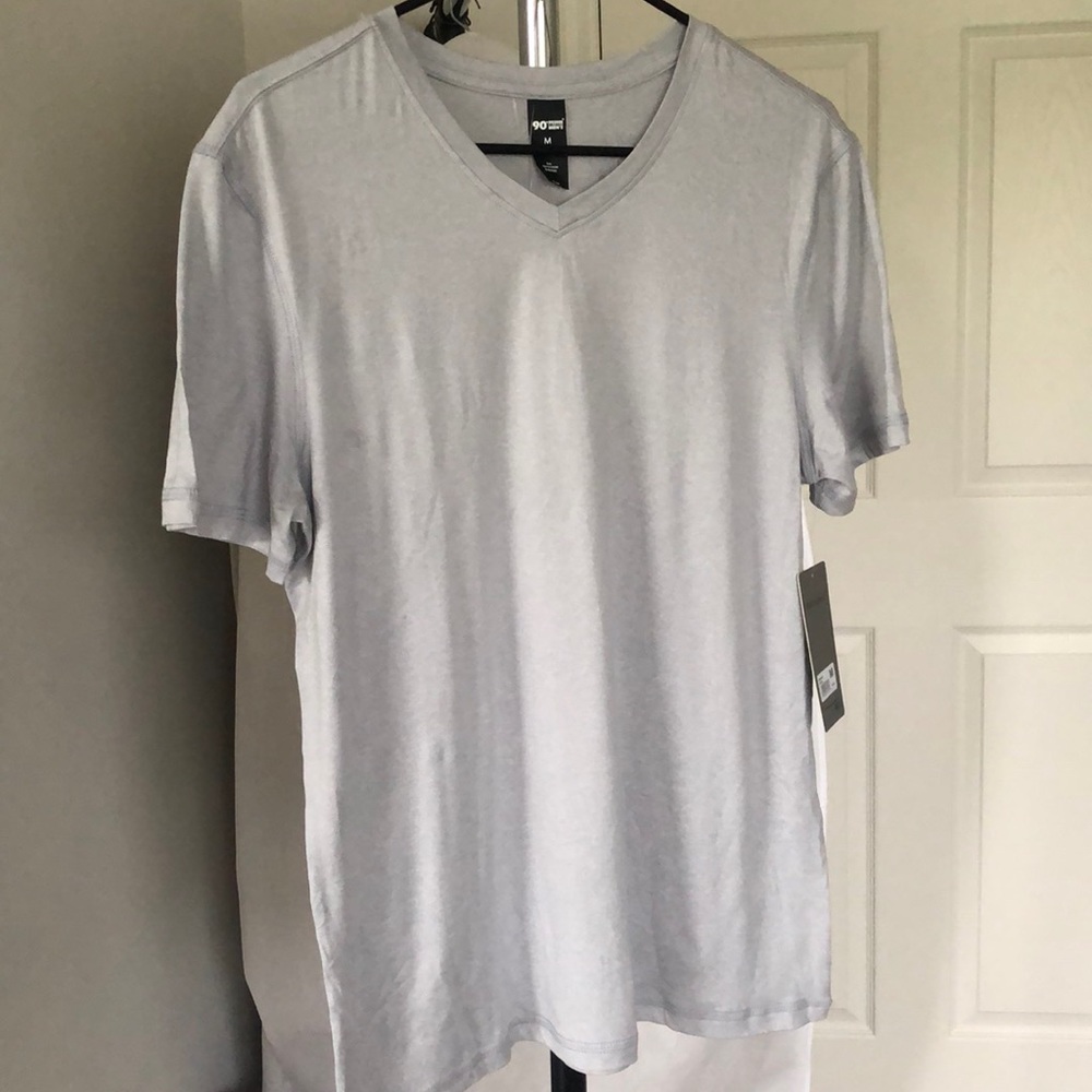 NWT 90 Degree Men’s super soft light heather gray v-neck t-shirt
